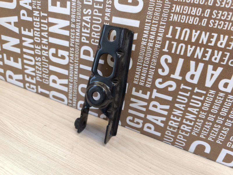 Кронштейн опоры двигателя