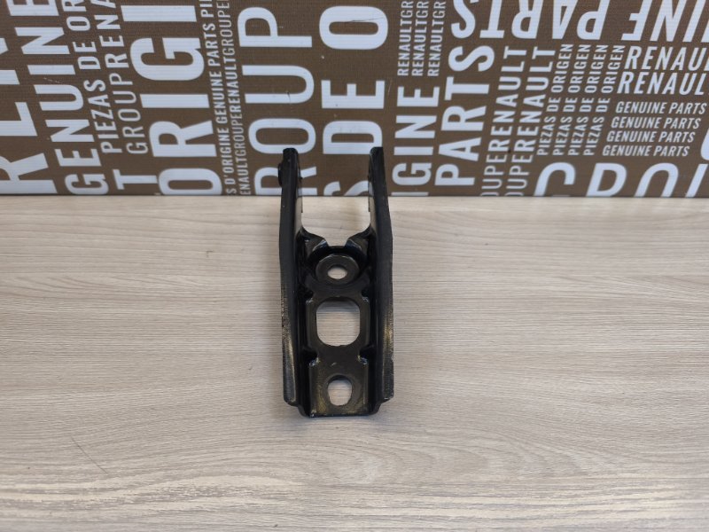 Кронштейн опоры двигателя