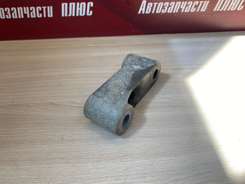 Кронштейн двигателя