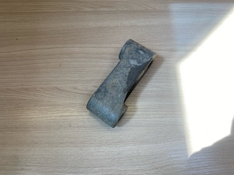 Кронштейн двигателя