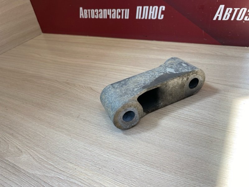 Кронштейн двигателя