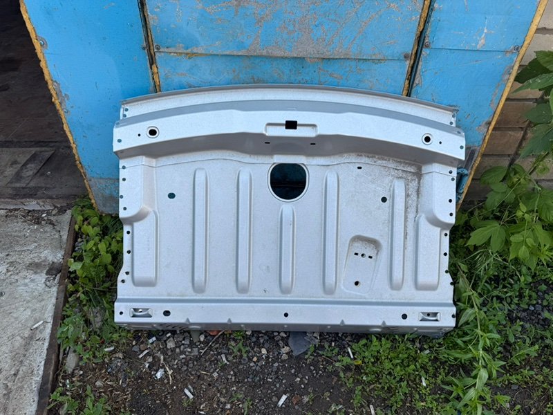 Задняя полка