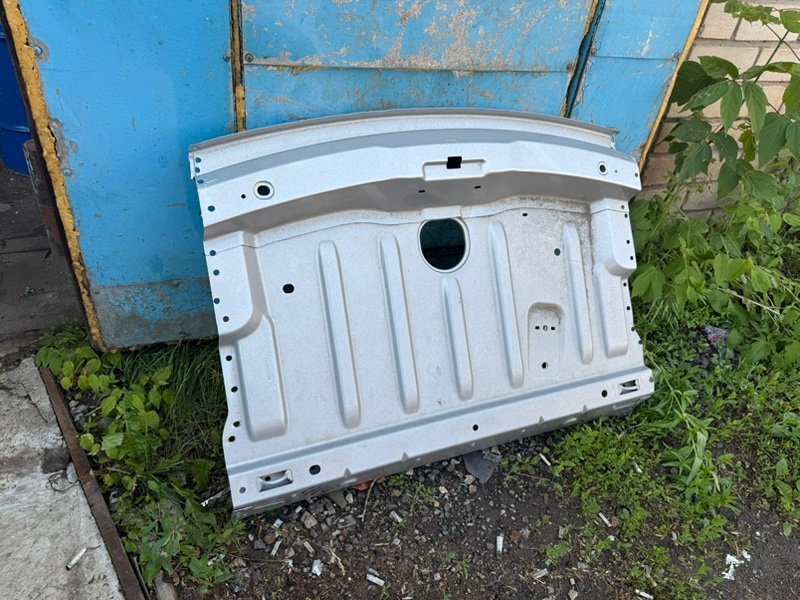 Задняя полка