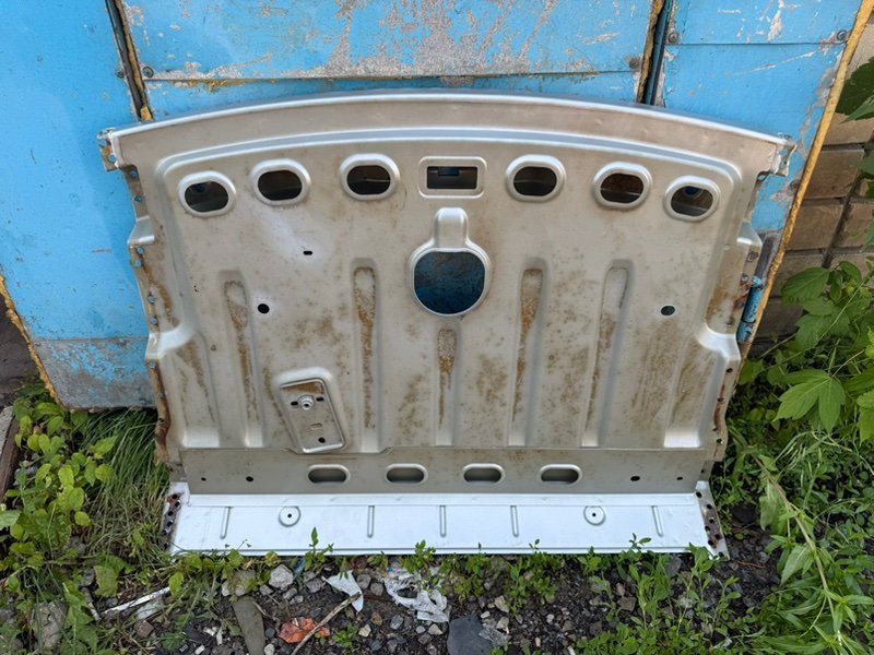 Задняя полка