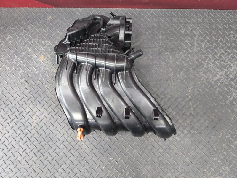 Впускной коллектор