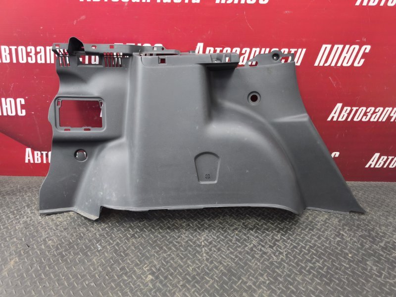 Обшивка багажника