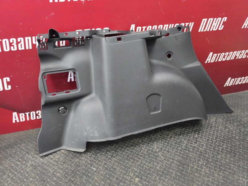 Обшивка багажника