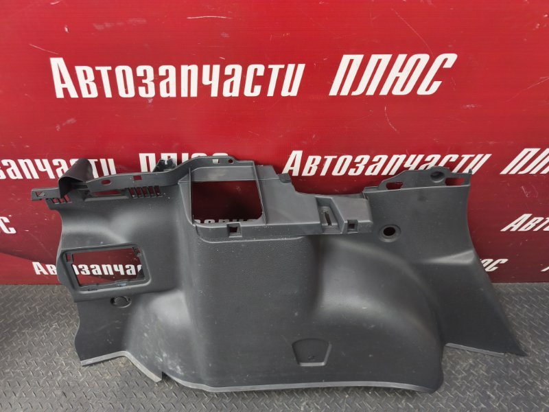 Обшивка багажника