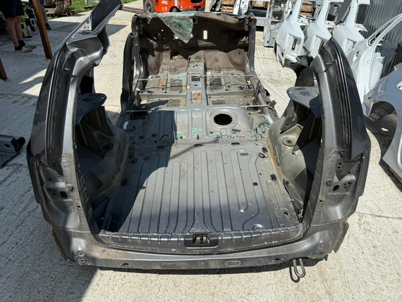 Задняя панель кузова