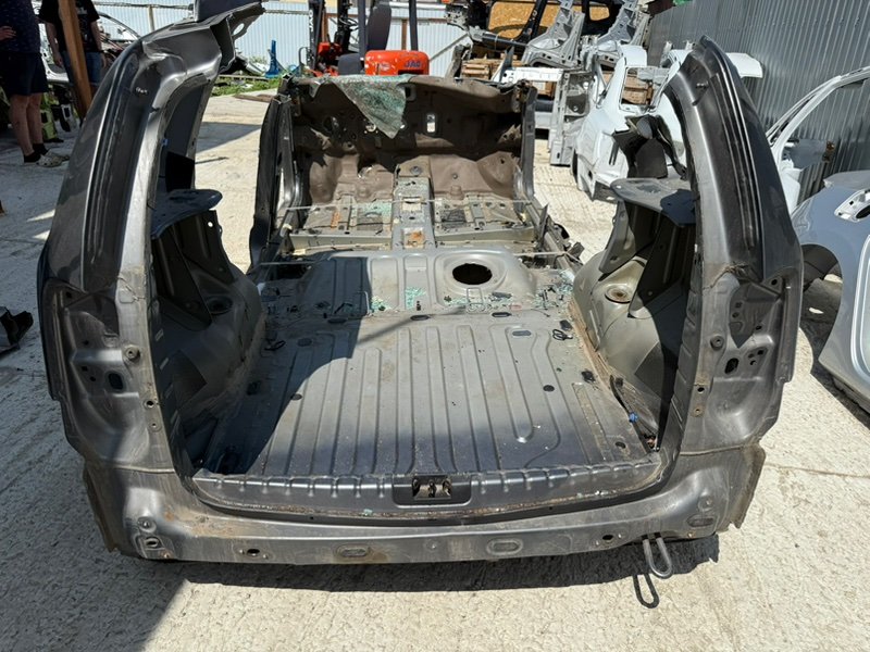 Задняя панель кузова