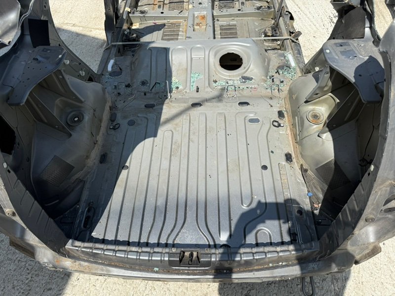 Задняя панель кузова