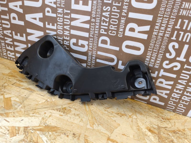 Кронштейн бампера