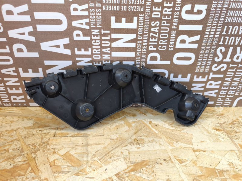 Кронштейн бампера