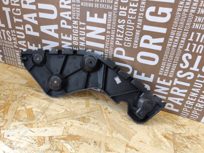 Кронштейн бампера