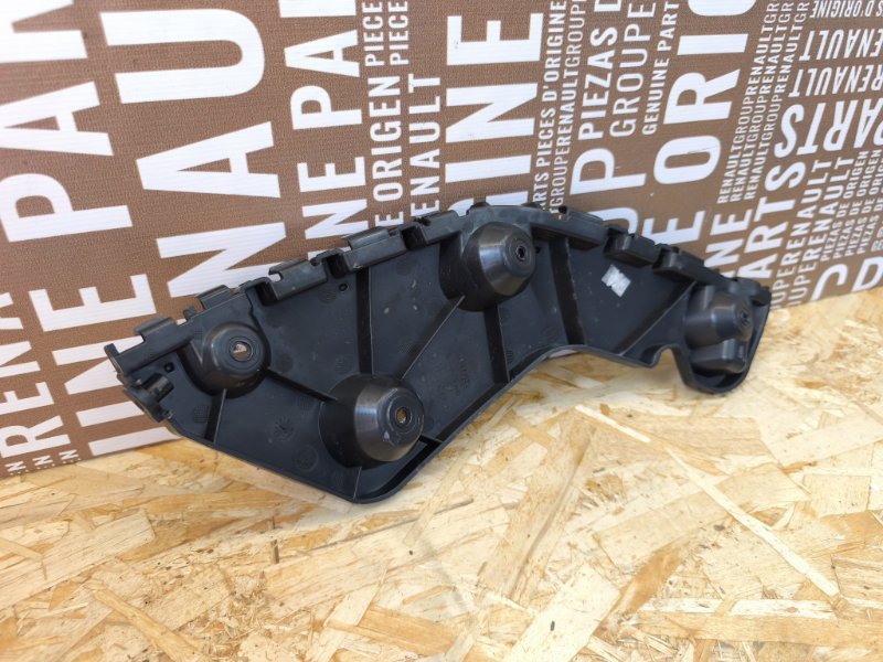 Кронштейн бампера