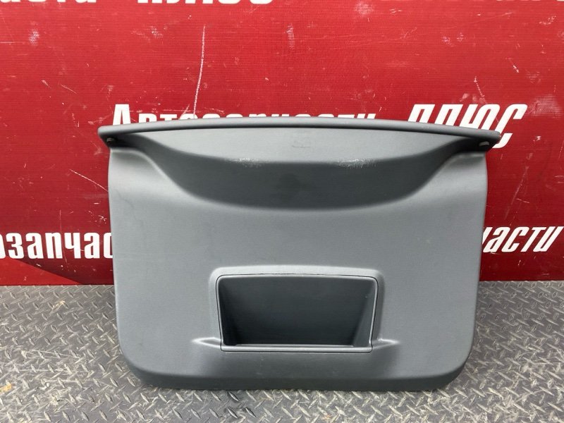 Обшивка двери багажника