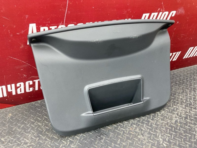 Обшивка двери багажника
