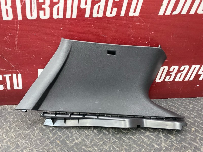 Обшивка багажника