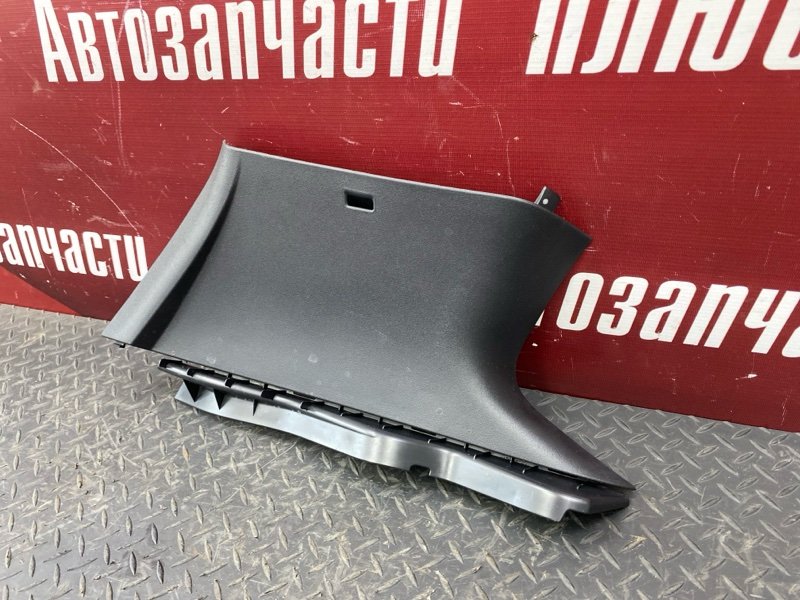 Обшивка багажника