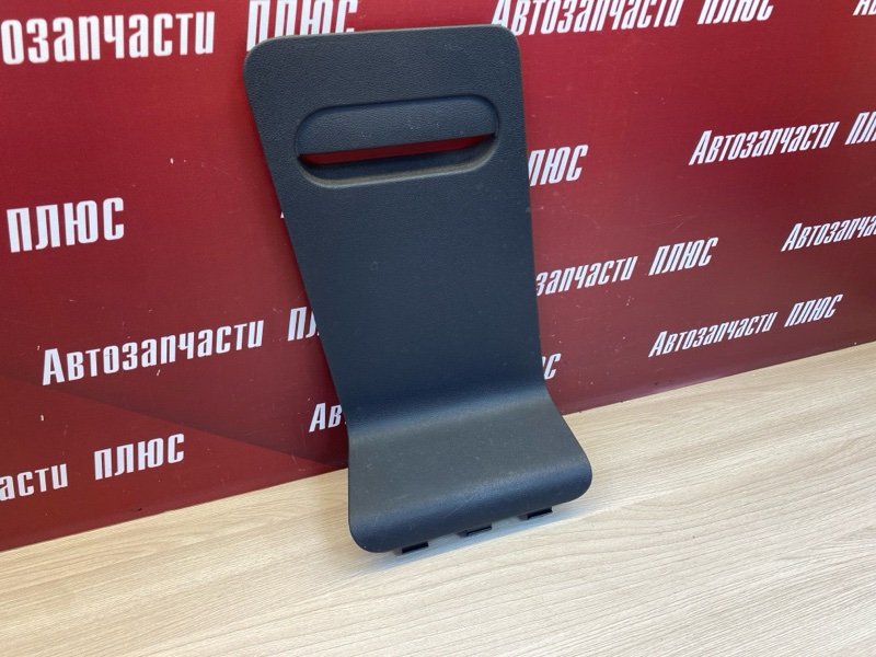 Обшивка багажника