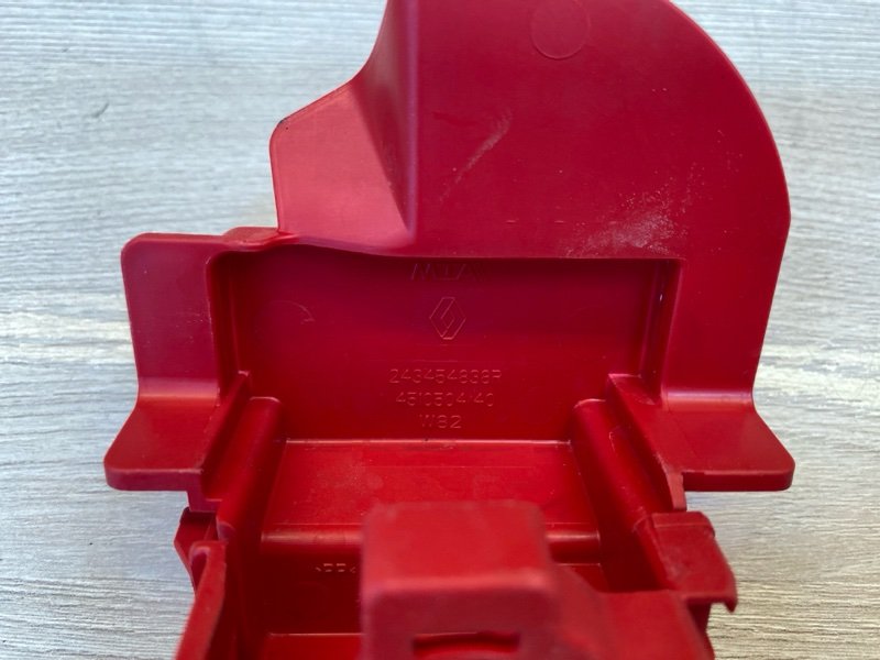 Крышка клеммы аккумулятора