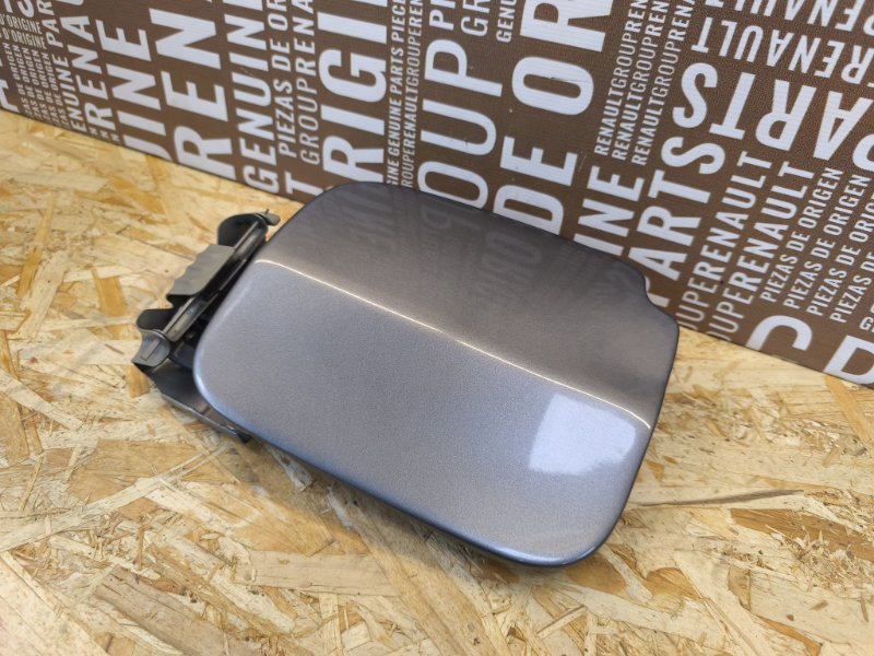 Лючок бензобака