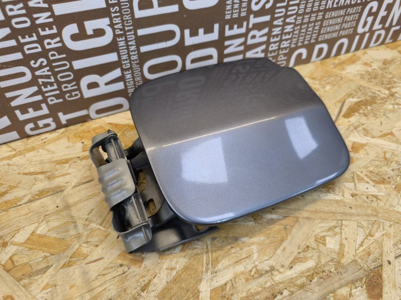 Лючок бензобака