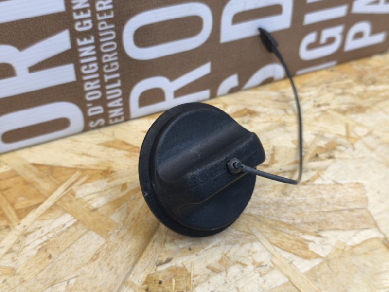 Крышка топливного бака