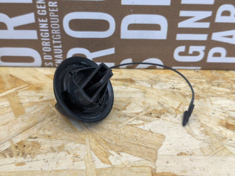 Крышка топливного бака