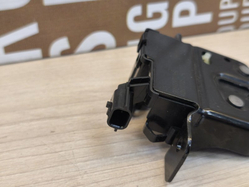 Замок крышки багажника