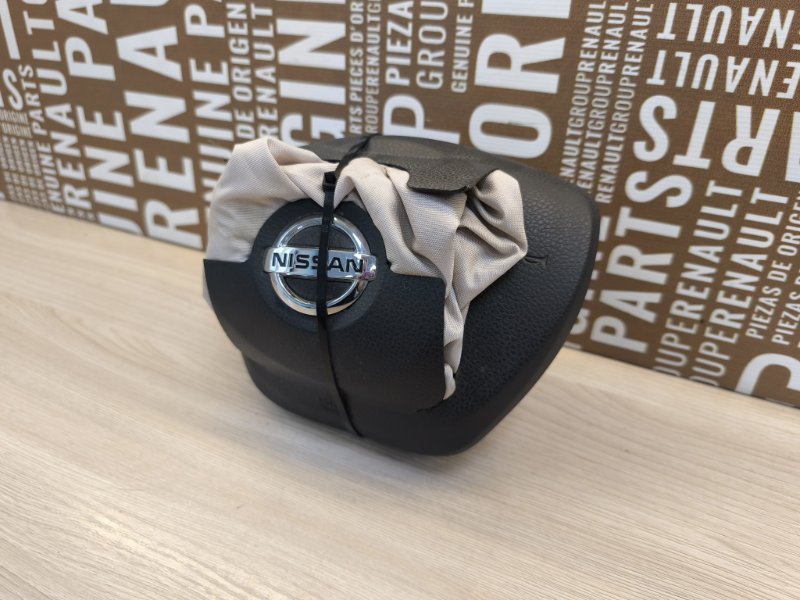 Подушка безопасности водителя