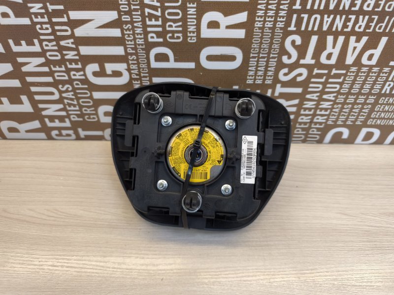 Подушка безопасности водителя