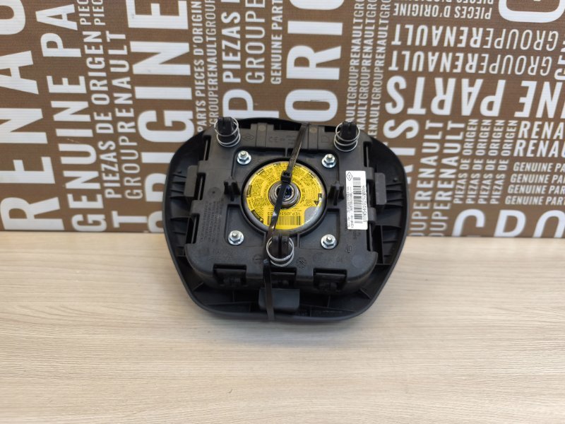 Подушка безопасности водителя