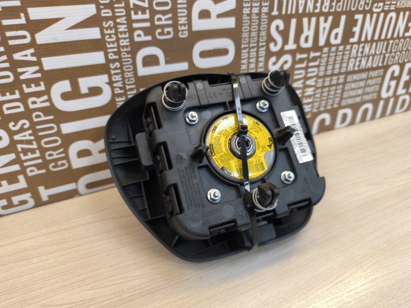 Подушка безопасности водителя