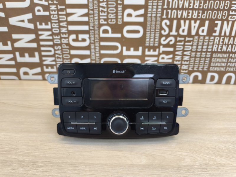 Магнитола штатная