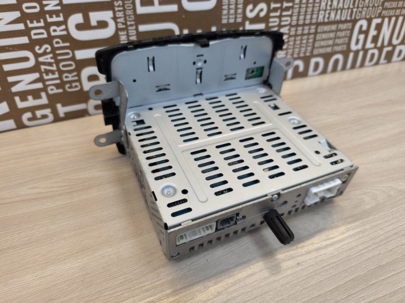 Магнитола штатная