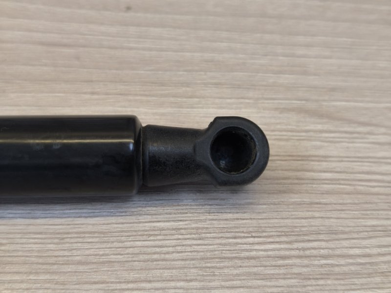 Амортизатор багажника