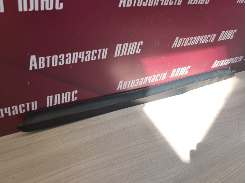 Уплотнитель стекла двери внешний