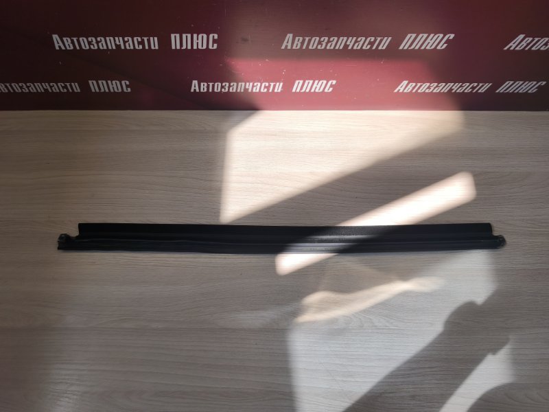 Уплотнитель стекла двери внешний