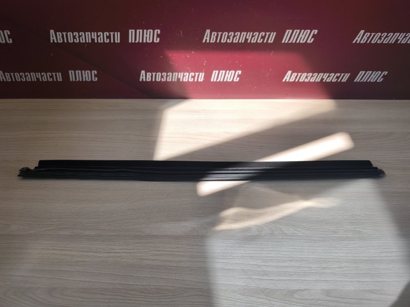Уплотнитель стекла двери внешний