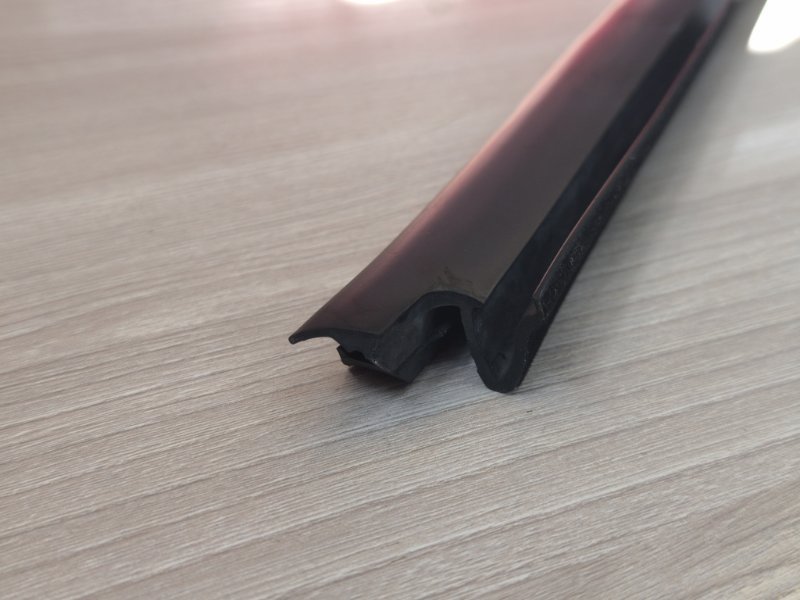 Уплотнитель стекла двери внутренний