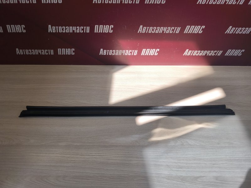 Уплотнитель стекла двери внутренний