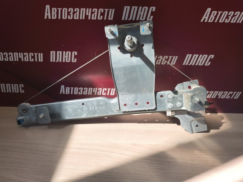 Стеклоподъемник    двери