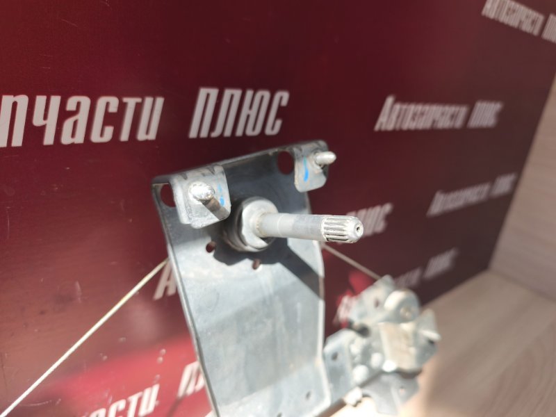 Стеклоподъемник    двери