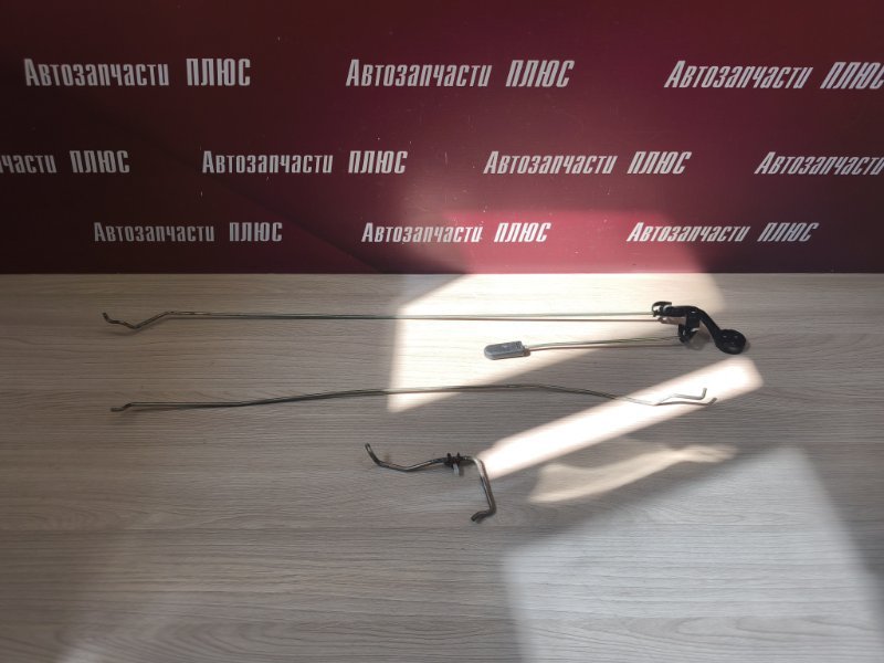 Тяга замка двери