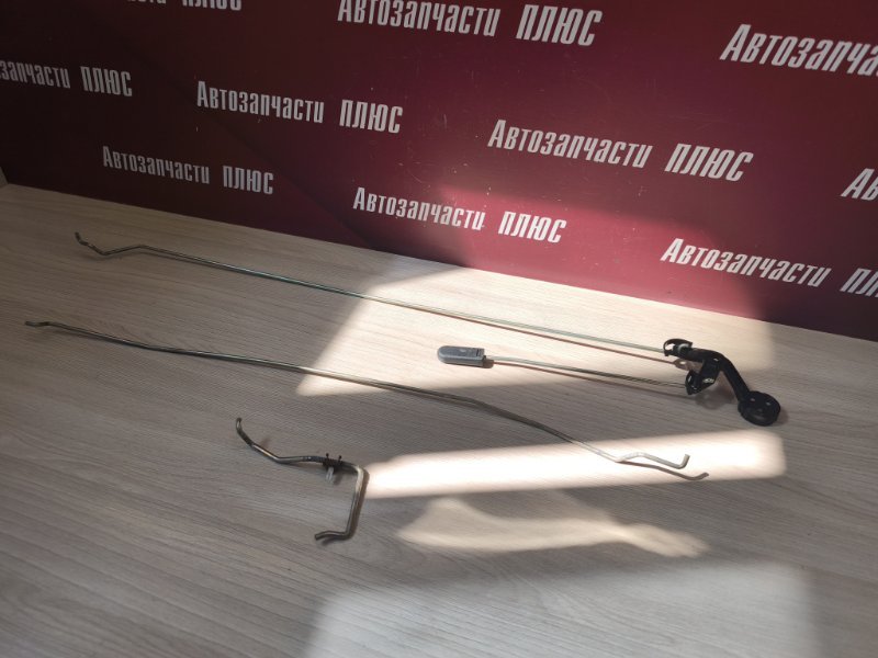 Тяга замка двери