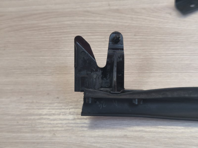 Уплотнитель двери