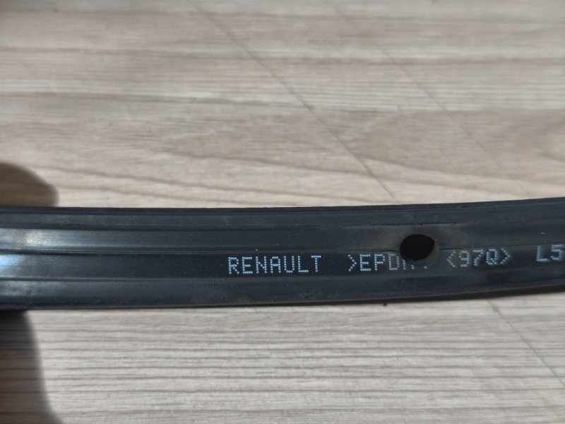 Уплотнитель двери