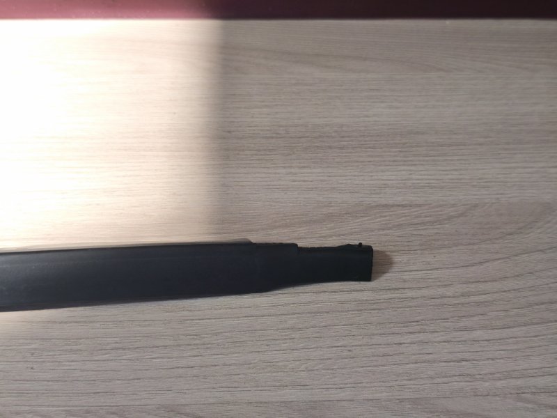 Уплотнитель двери