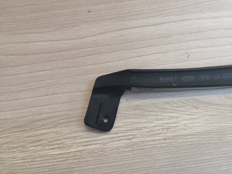 Уплотнитель двери